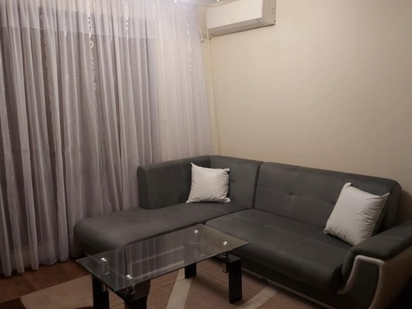 Дава се под наем Тристаен апартамент в Пловдив, Южен - 89 кв.м за 425 € - Снимка #1