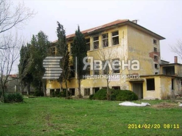 Магазин в с. Златари, Област Ямбол - 253 кв.м за 198 €/кв.м - Снимка #1