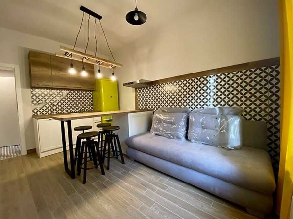 Дава се под наем Двустаен апартамент в София, Център - 53 кв.м за 598.23 € - Снимка #1