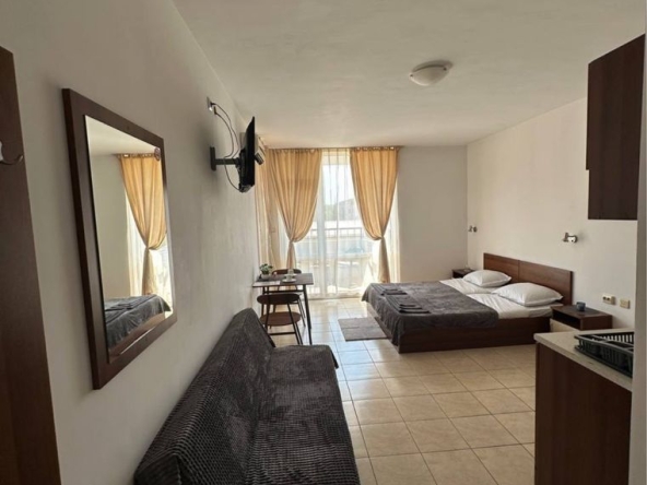 Дава се под наем Едностаен апартамент в к.к. Слънчев бряг - 39 кв.м за 193.8 € - Снимка #1