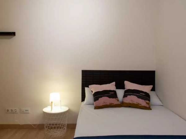 Дава се под наем Четиристаен апартамент в Пловдив, Център - 98 кв.м за 204 € - Снимка #1