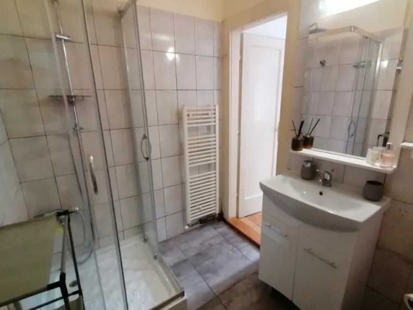 Дава се под наем Тристаен апартамент в Пловдив, Младежки Хълм - 100 кв.м за 328.95 € - Снимка #1