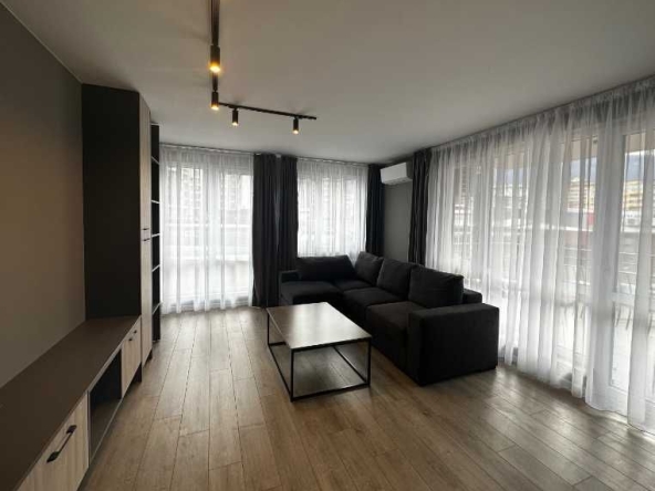 Дава се под наем Тристаен апартамент в София, Гоце Делчев - 100 кв.м за 475 € - Снимка #1