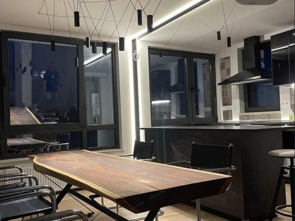 Дава се под наем Мезонет в София, Яворов - 300 кв.м за 2493.39 € - Снимка #1