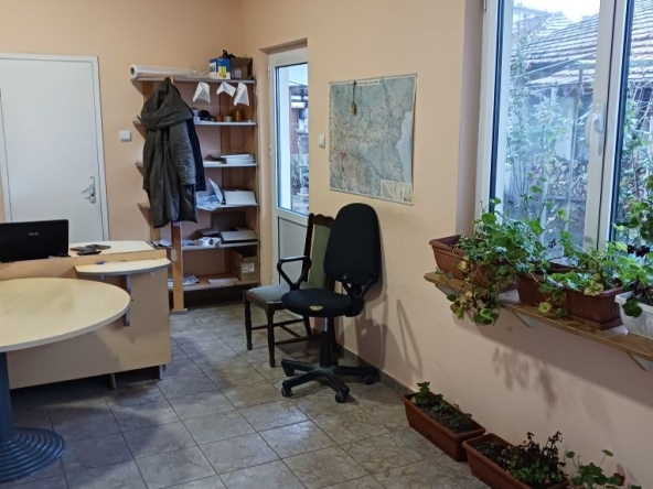 Дава се под наем Офис в Силистра, Митница - 30 кв.м за 153 € - Снимка #1