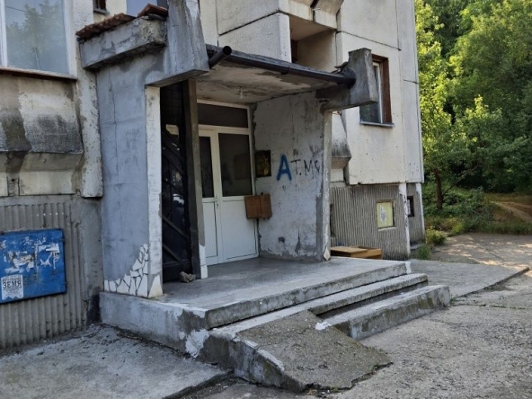 Дава се под наем Двустаен апартамент в Плевен, Дружба 4 - 68 кв.м за 178.5 € - Снимка #1