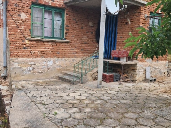 Къща в с. Малко Дряново, Област Стара Загора - 56 кв.м за 200 €/кв.м - Снимка #1