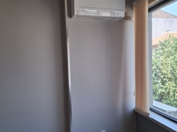 Дава се под наем Офис в Казанлък - 33 кв.м за 204 € - Снимка #1