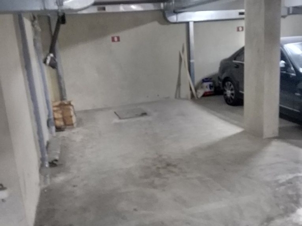 Дава се под наем Гараж / Паркомясто в Варна, Колхозен пазар - 25 кв.м за 102 € - Снимка #1