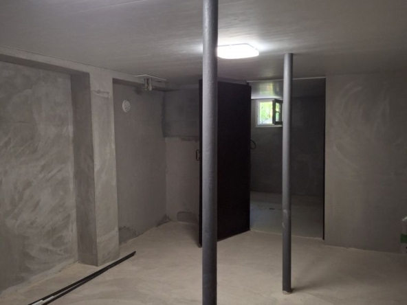 Дава се под наем Склад в Варна, Владислав Варненчик - 46 кв.м за 178.5 € - Снимка #1