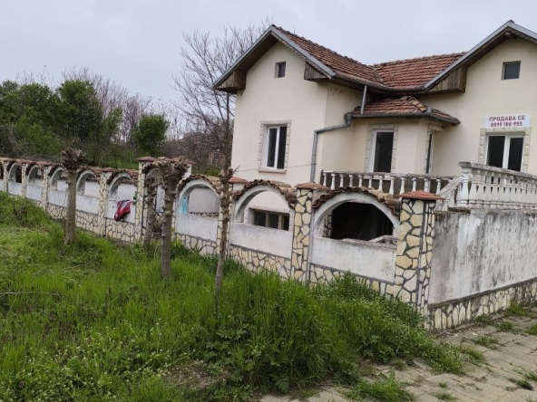 Къща в Варна, Конфуто - 230 кв.м за 111 €/кв.м - Снимка #1