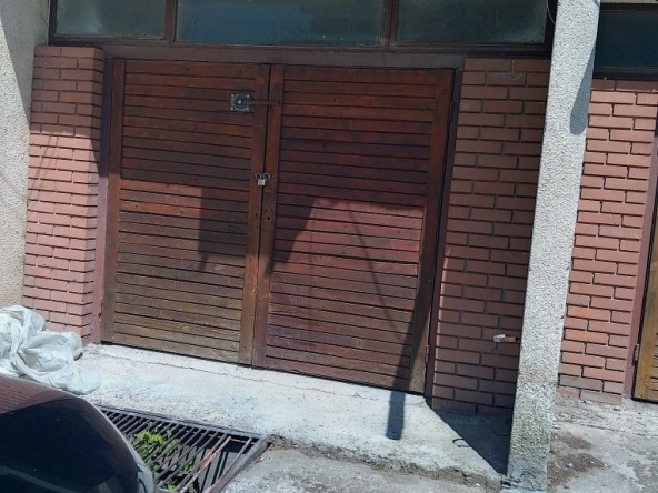 Дава се под наем Гараж / Паркомясто в Плевен, Идеален център - 22 кв.м за 137.7 € - Снимка #1