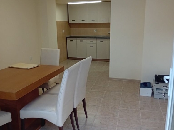 Дава се под наем Офис в Обзор - 30 кв.м за 198.9 € - Снимка #1