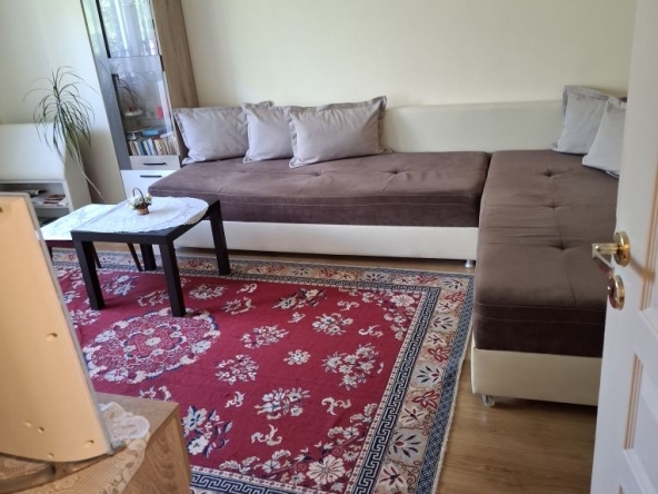 Дава се под наем Тристаен апартамент в София, Студентски град - 80 кв.м за 816 € - Снимка #1