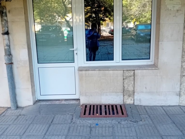 Дава се под наем Офис в Пловдив, Младежки Хълм - 20 кв.м за 229.5 € - Снимка #1