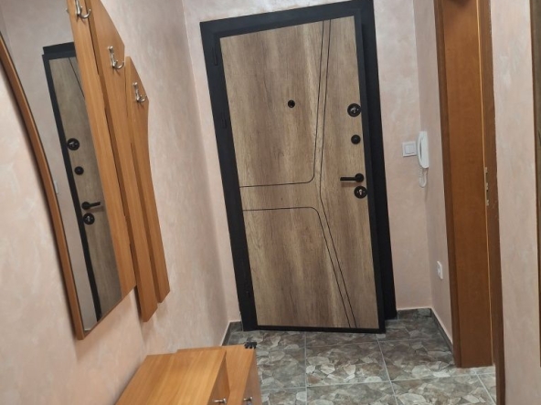 Дава се под наем Двустаен апартамент в с. Гара Елин Пелин, Област София-област - 72 кв.м за 408 € - Снимка #1