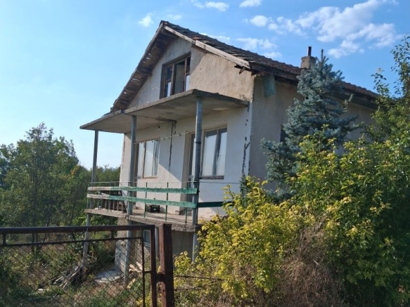 Дава се под наем Къща в Шумен, Център - 65 кв.м за 76.5 € - Снимка #1