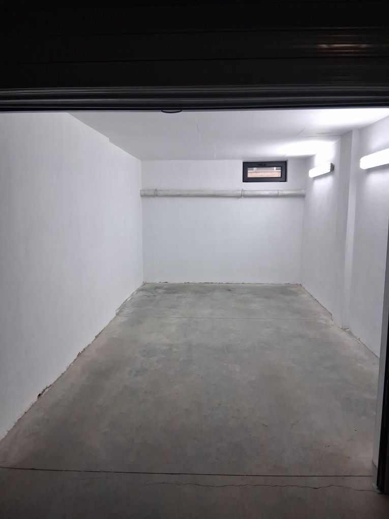 Дава се под наем Гараж / Паркомясто в Асеновград - 22 кв.м за 102 € - Снимка #1