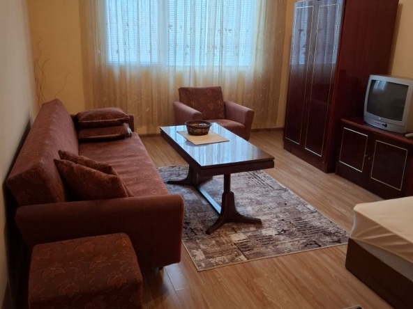 Дава се под наем Едностаен апартамент в Хасково, Център - 50 кв.м за 178.5 € - Снимка #1