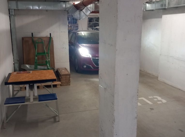 Дава се под наем Гараж / Паркомясто в София, Зона Б-18 - 38 кв.м за 127.5 € - Снимка #1