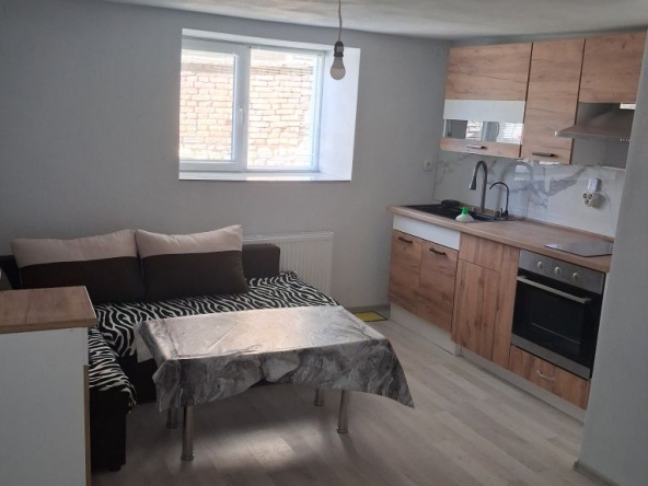 Дава се под наем Етаж от къща в Сопот - 70 кв.м за 255 € - Снимка #1