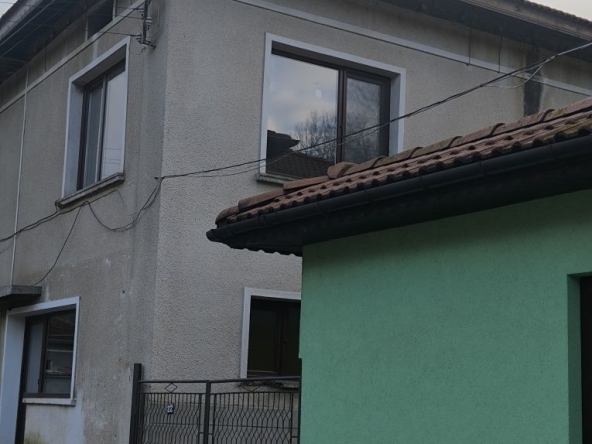 Къща в с. Балканец, Област Ловеч - 120 кв.м за 1001 €/кв.м - Снимка #1