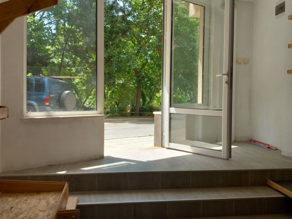 Дава се под наем Магазин в Стара Загора, Железник - изток - 46 кв.м за 168.3 € - Снимка #1