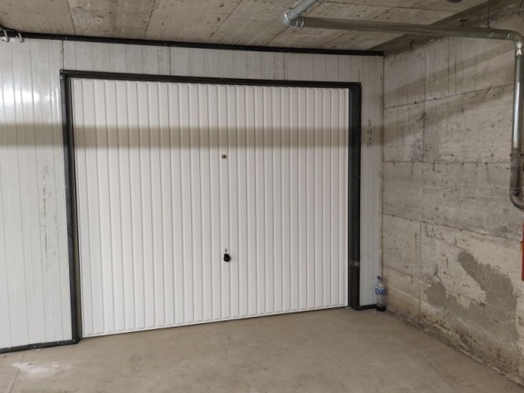 Дава се под наем Гараж / Паркомясто в София, Малинова долина - 20 кв.м за 109.65 € - Снимка #1