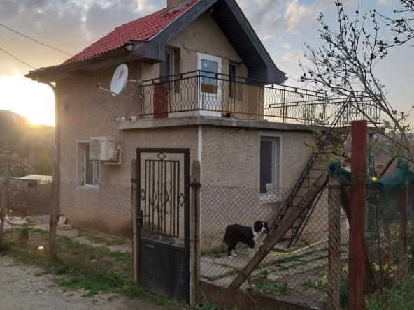 Къща в Търговище, Промишлена зона - 65 кв.м за 981 €/кв.м - Снимка #1