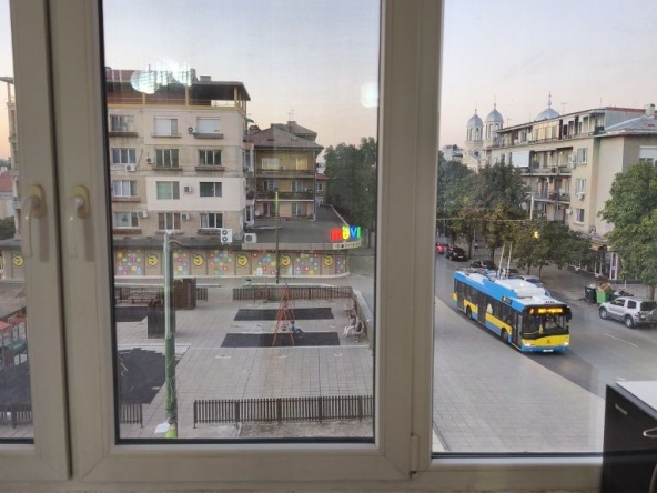 Дава се под наем Едностаен апартамент в Плевен, Идеален център - 48 кв.м за 179.52 € - Снимка #1