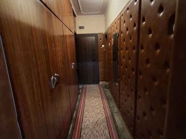 Тристаен апартамент в Ловеч, Широк център - 68 кв.м за 578 €/кв.м - Снимка #1