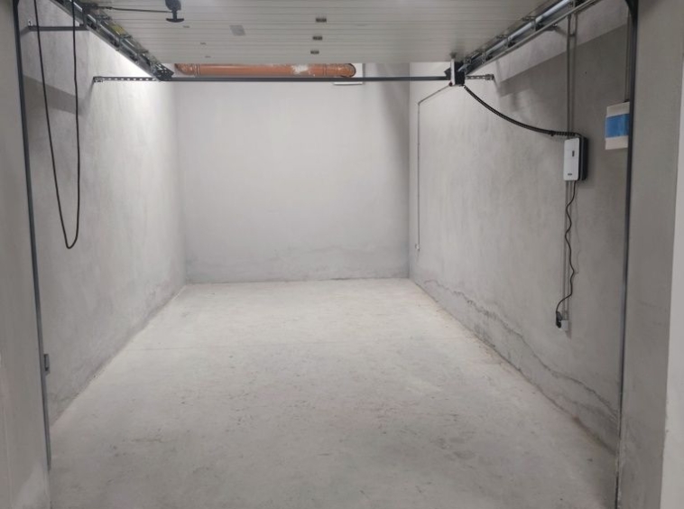 Дава се под наем Гараж / Паркомясто в София, Сердика - 25 кв.м за 159.12 € - Снимка #1