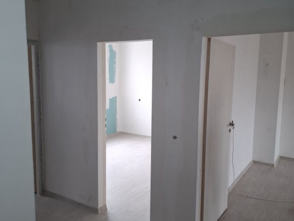 Двустаен апартамент в Плевен, Дружба 4 - 64 кв.м за 773 €/кв.м - Снимка #1