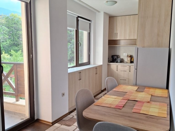 Дава се под наем Тристаен апартамент в Банско - 85 кв.м за 648.21 € - Снимка #1