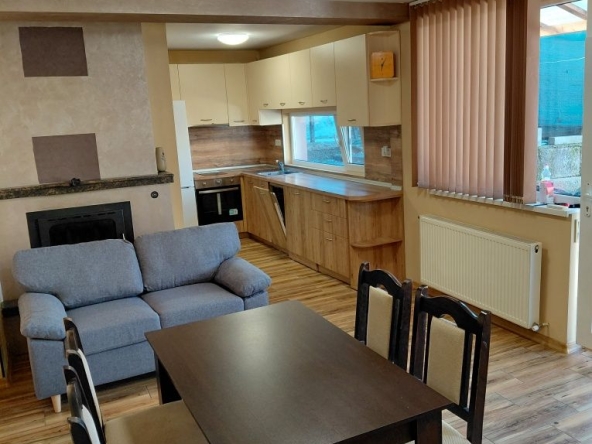 Дава се под наем Двустаен апартамент в Русе, Широк център - 70 кв.м за 448.8 € - Снимка #1