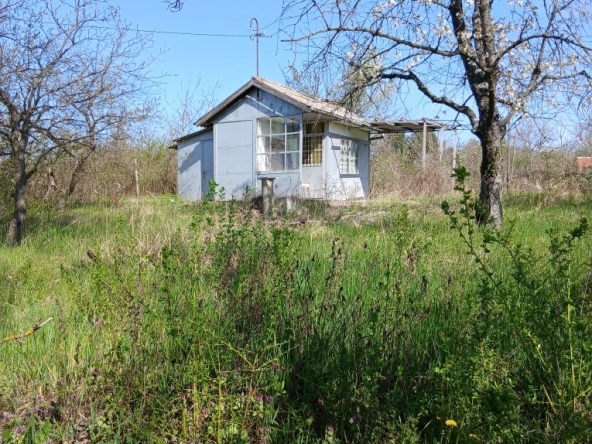 Къща в Разград, Промишлена зона - Изток - 1200 кв.м за 9 €/кв.м - Снимка #1