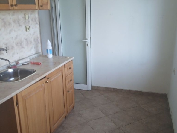 Тристаен апартамент в Севлиево - 72 кв.м за 957 €/кв.м - Снимка #1