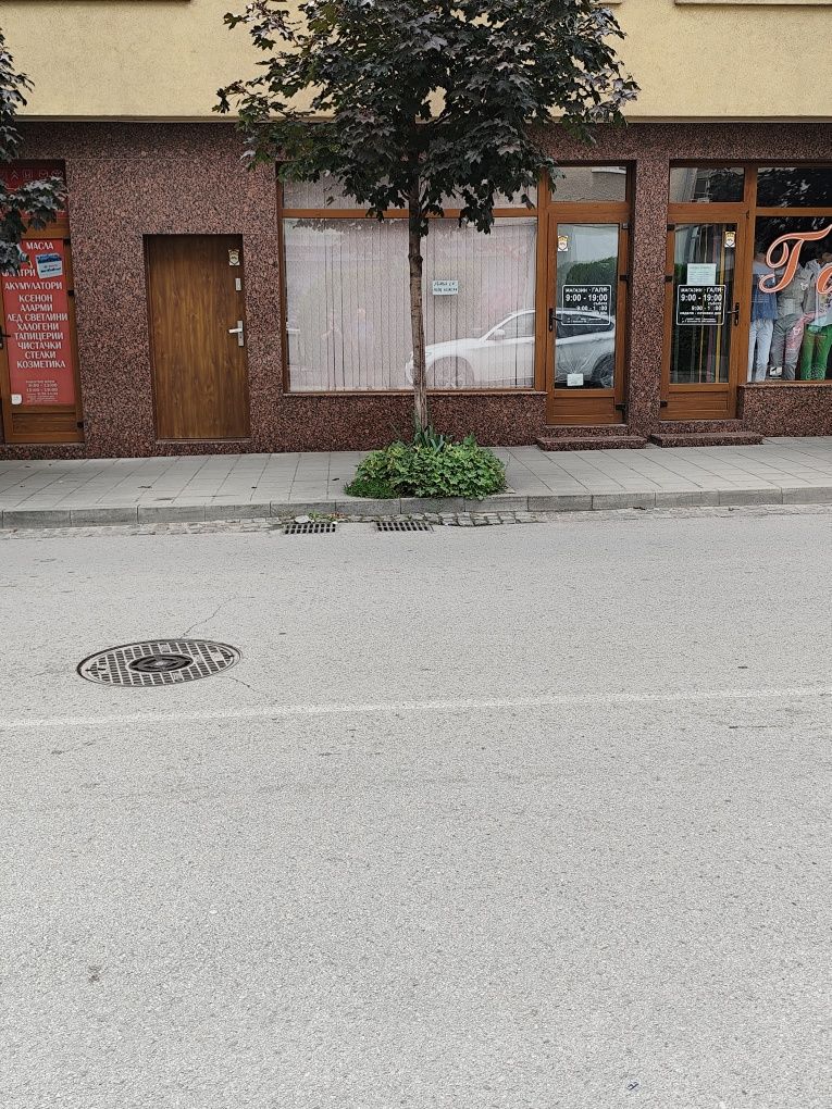 Дава се под наем Магазин в Панагюрище - 25 кв.м за 193.8 € - Снимка #1