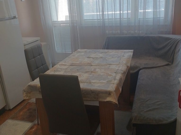 Дава се под наем Едностаен апартамент в Русе, Възраждане - 55 кв.м за 204 € - Снимка #1