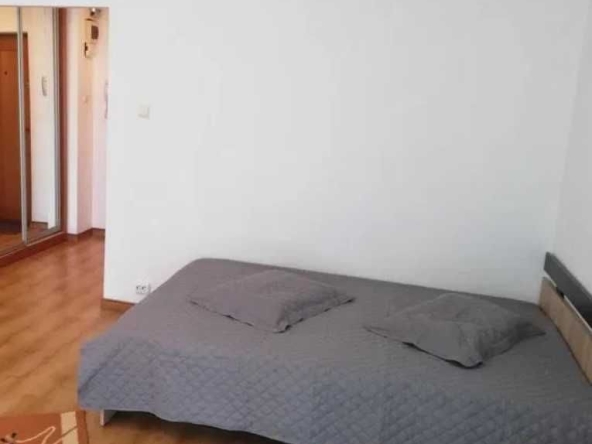 Дава се под наем Едностаен апартамент в Пловдив, Гагарин - 40 кв.м за 153 € - Снимка #1