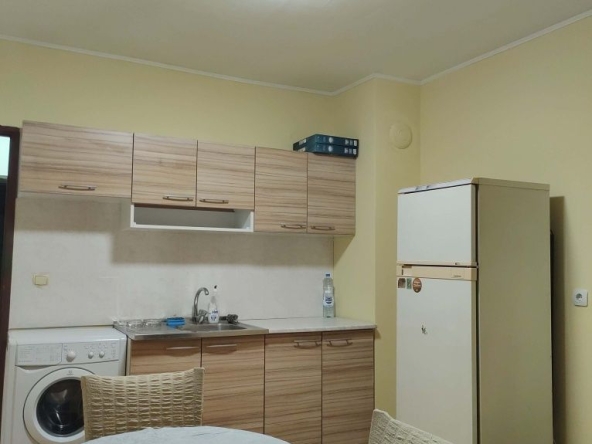 Дава се под наем Двустаен апартамент в с. Драгор, Област Пазарджик - 70 кв.м за 178.5 € - Снимка #1