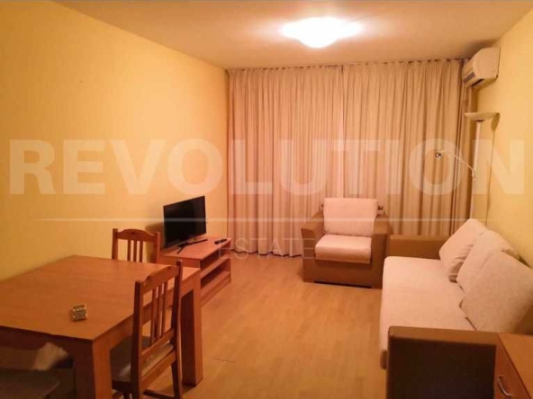 Дава се под наем Двустаен апартамент в Варна, Център - 60 кв.м за 348.84 € - Снимка #1