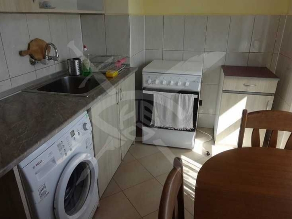 Дава се под наем Едностаен апартамент в Варна, Цветен квартал - 42 кв.м за 225 € - Снимка #1