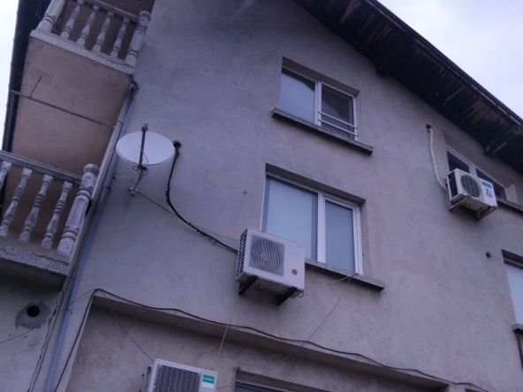 Къща в Дупница - 360 кв.м за 312 €/кв.м - Снимка #1