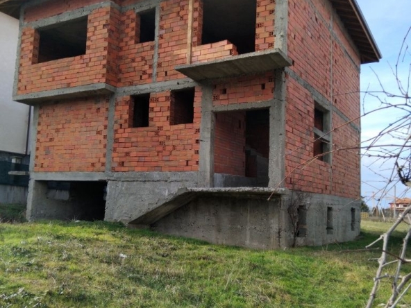 Къща в Сапарева баня - 250 кв.м за 408 €/кв.м - Снимка #1