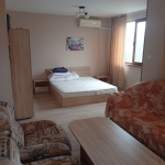 Дава се под наем Двустаен апартамент в Ахелой - 75 кв.м за 255 € - Снимка #1