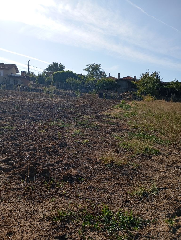 Парцел в Велико Търново, Централна гара - 1700 кв.м за 21 €/кв.м - Снимка #1