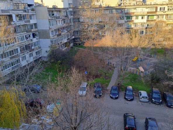 Тристаен апартамент в Варна, Младост 2 - 64 кв.м за 949 €/кв.м - Снимка #1