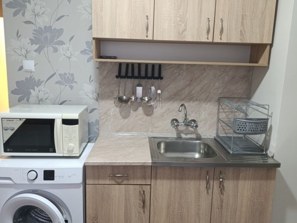 Дава се под наем Тристаен апартамент в Димитровград - 70 кв.м за 178.5 € - Снимка #1