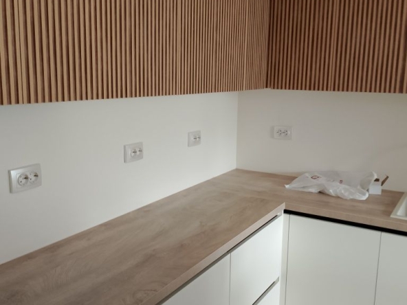 Тристаен апартамент в Плевен, 9-ти квартал - 106 кв.м за 866 €/кв.м - Снимка #1